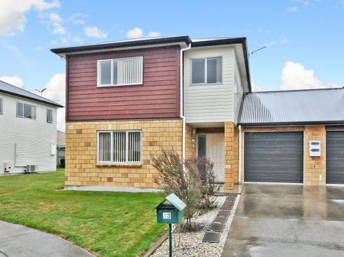 13 Rene Way, Huntington
