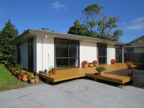 15B Crispe Road, Clarks Beach