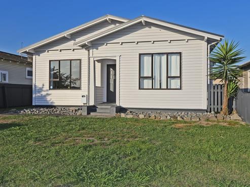 808 Queen Street East, Parkvale