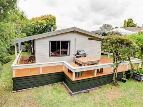 38 Sunnyhills Avenue, Glenview