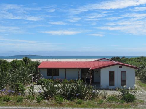 81 Johnston Crescent, Haast