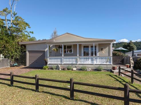 140A Sharyn Place, Whangamata