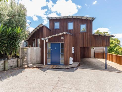 2/607 Glenfield Road, Totara Vale
