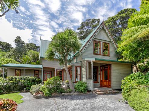 31 Tinopai Road, Titirangi