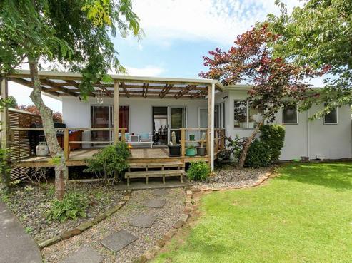 202 Smart Road, Hillsborough