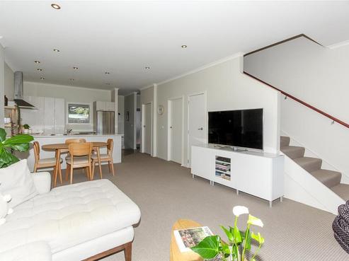 6/16 Ronald Street, Strandon