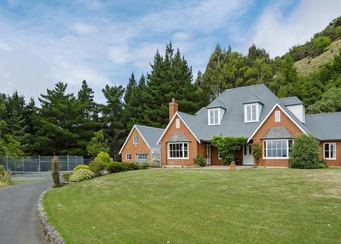 151 Saddle Hill Road, Scroggs Hill
