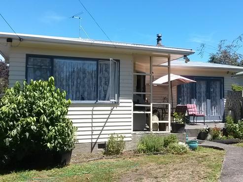 4 Card Crescent, Featherston