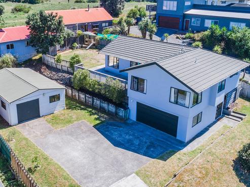 73 Queens Road, Waikanae Beach