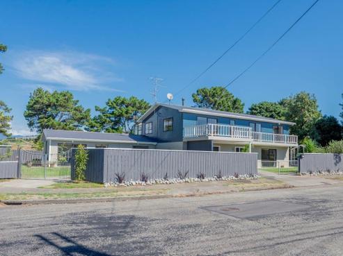 16 Atua Street, Waikanae Beach