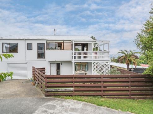 2/27 Kotare Street, Hilltop