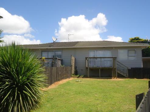 1/8 Slim Place, Clendon Park