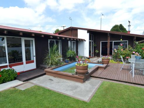 76 Racecourse Road, Sockburn