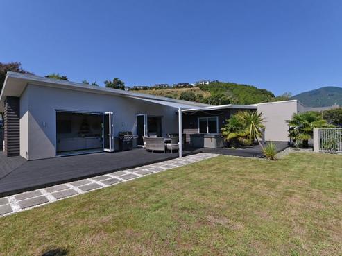 9 Highview Drive, Wakatu