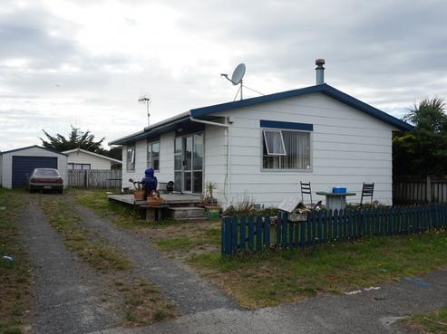 11 Colenso Place, Otaki Beach