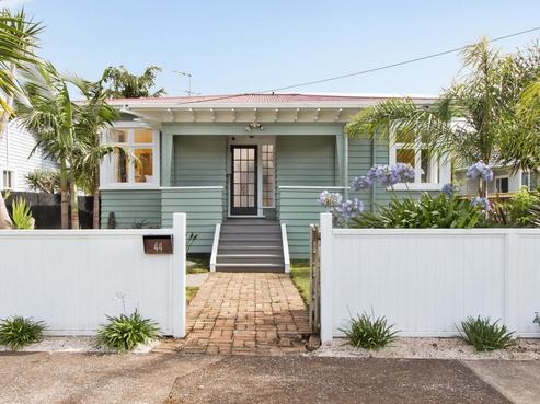 44 Cambourne Road, Sandringham