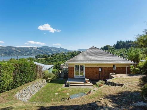 18 Castlewood Road, Company Bay