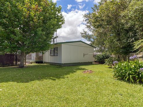 38D Robinson Avenue, Holdens Bay