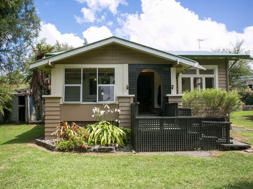 15 Bridge Street, Tirau