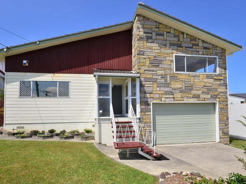 14 Newburn Road, Waiake