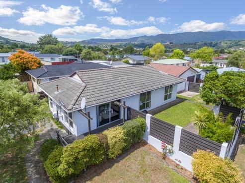 18 Tacoma Drive, Totara Park