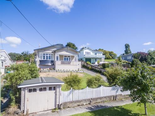 21 Awaroa Road, Helensville