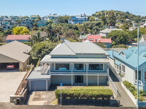 24 Queens Parade, Devonport