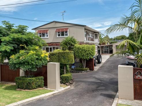6 Marine Parade, Mellons Bay