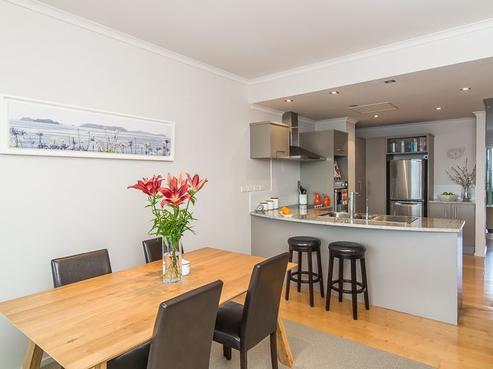 9/4 Seaview Road, Paraparaumu Beach