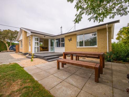 168 Ridge Road, Lincoln
