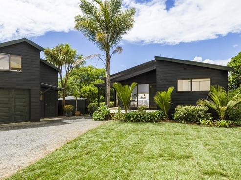 36 Ngarahana Avenue, Paremoremo