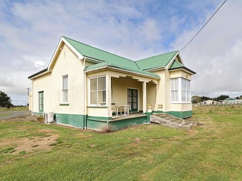 94 East Road, Ascot
