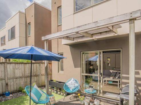 53/21 Hunters Park Drive, Three Kings
