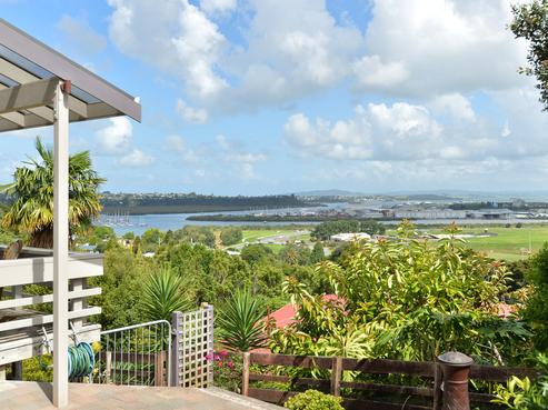 33A Memorial Drive, Parahaki
