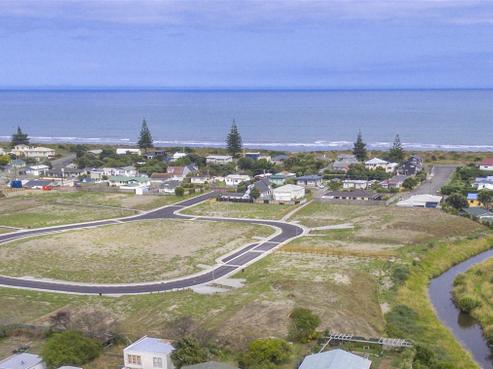 8 Seagrass Place, Otaki Beach
