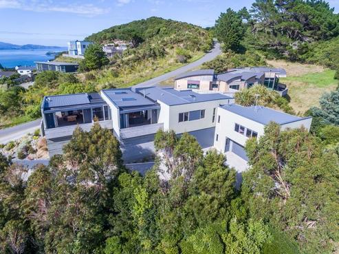163 Maungaraki Road, Korokoro