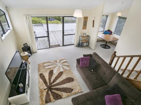 16B Jasmine Grove, Maungaraki