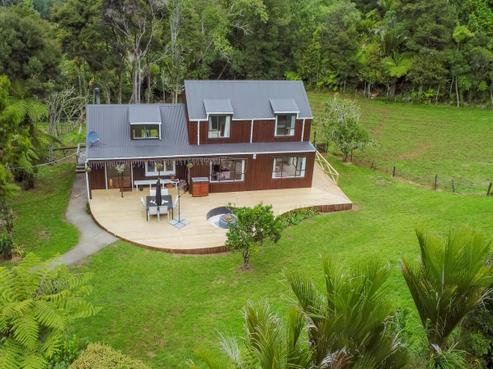 137 Caton Road, Waitakere