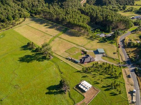 776 Whitemans Valley Road, Whitemans Valley