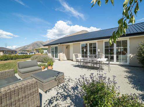 29 Oxfordshire Avenue, Lower Shotover