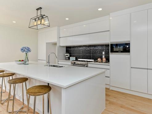 16 Riverhead Point Drive, Riverhead