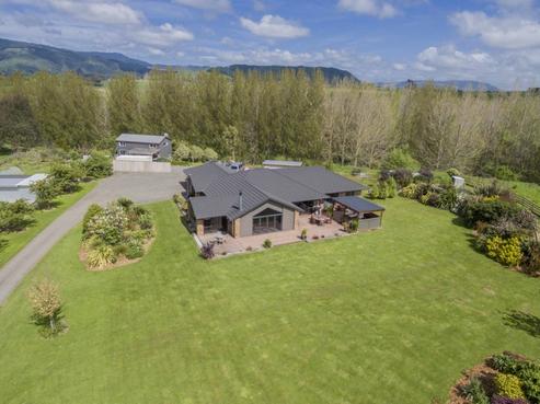 75 Takapu Road, Manakau
