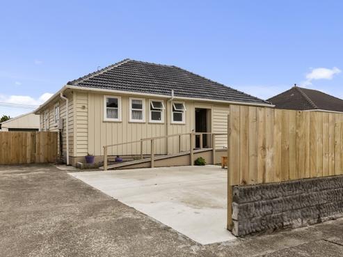 12 Barton Grove, Naenae