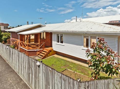 11 Stratford Avenue, Milford