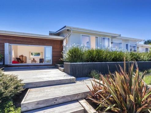 309 Sea View Road, Ostend
