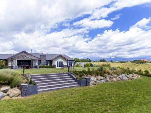 370 Upland Road, Tarurutangi