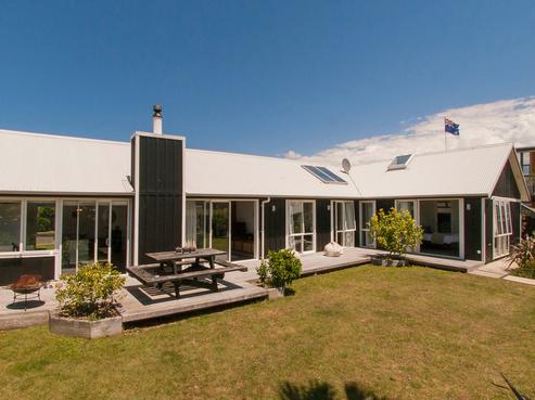 8 Debenham Drive, Whitianga