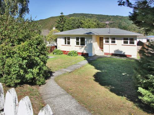 84 Coast Road, Wainuiomata