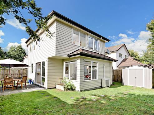 12 Sires Parkway, Takanini