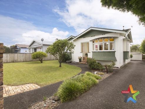 89 Huia Road, Point Chevalier